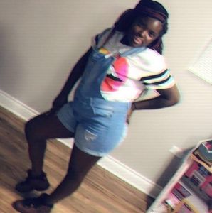 Meet your Posher, Daniya